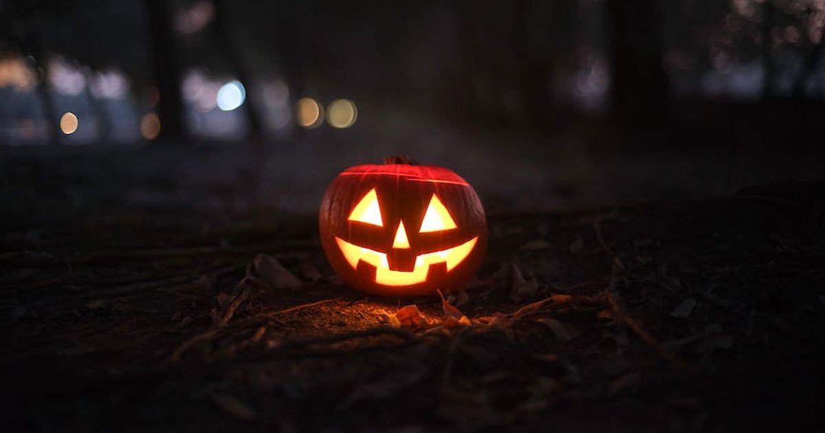 50 Halloween Trivia Questions and Answers: Spooky Fun for Everyone ...